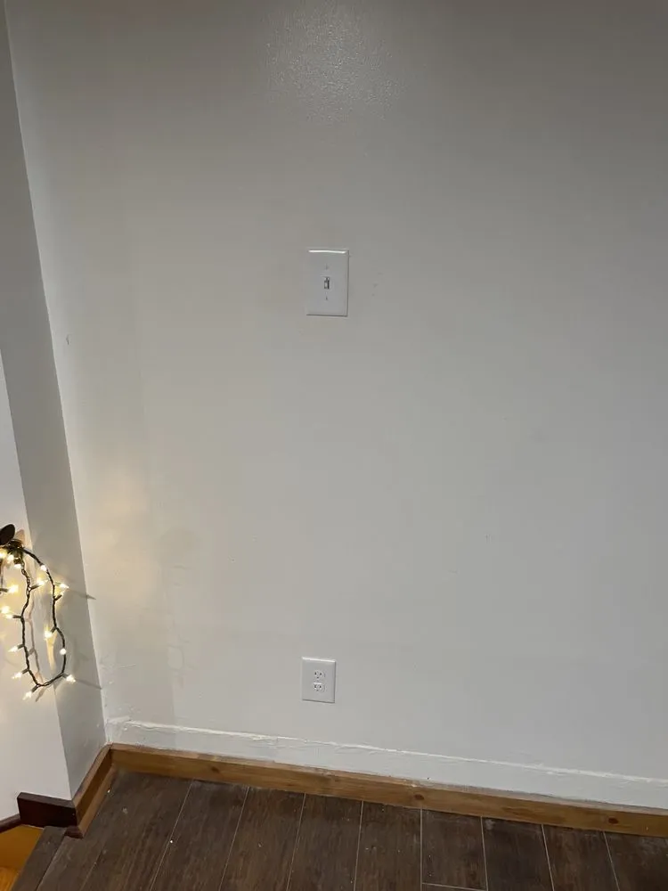 Slide of M&R Electrical & Remodeling