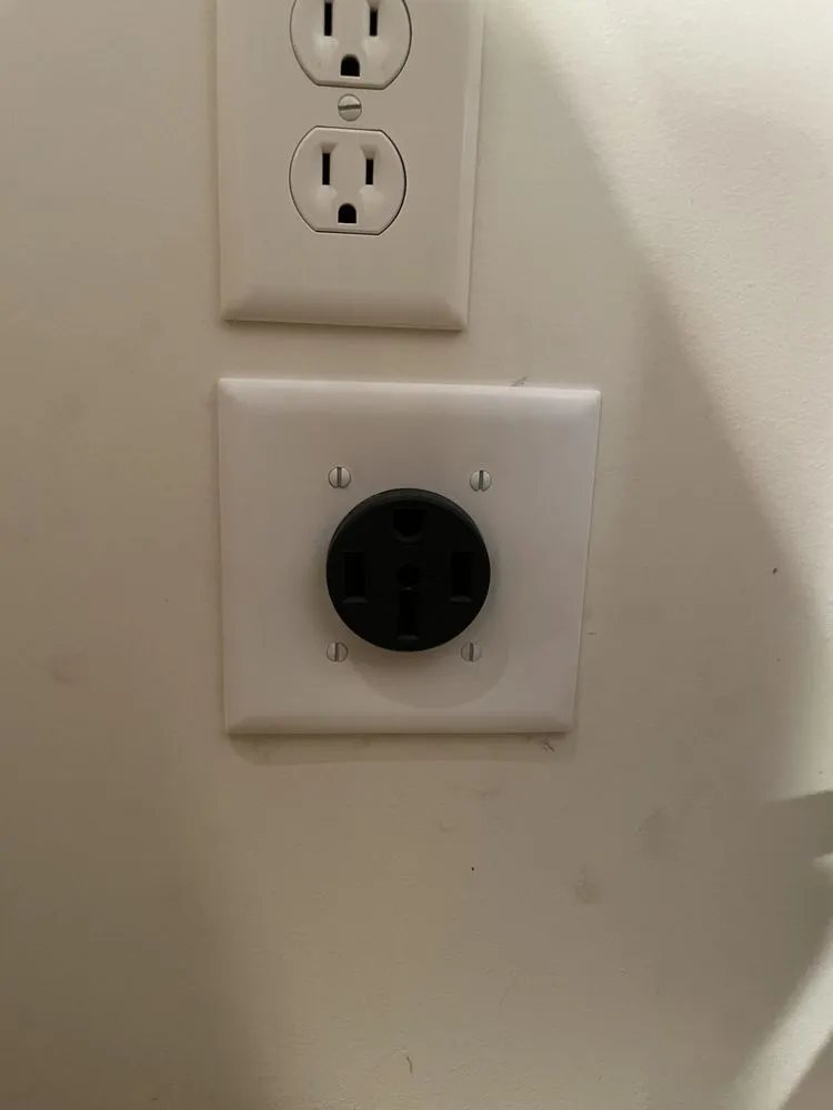 Slide of M&R Electrical & Remodeling