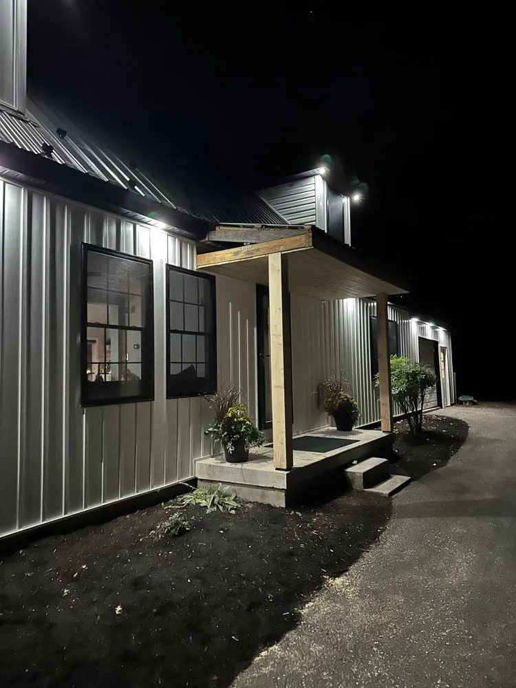 Slide of M&R Electrical & Remodeling