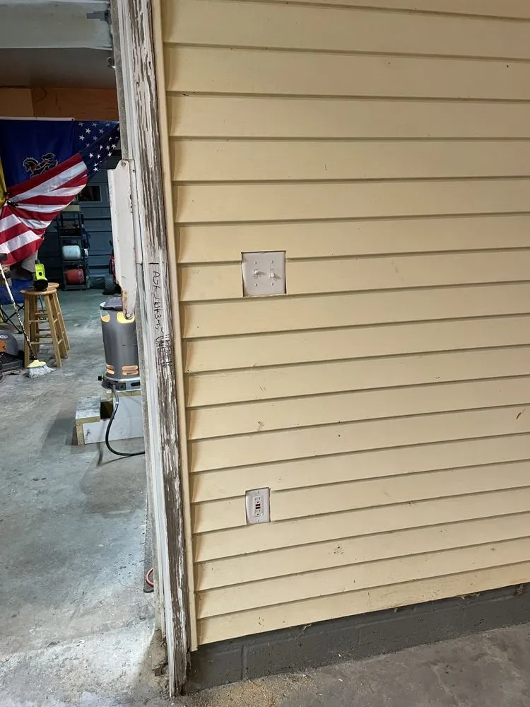 Slide of M&R Electrical & Remodeling