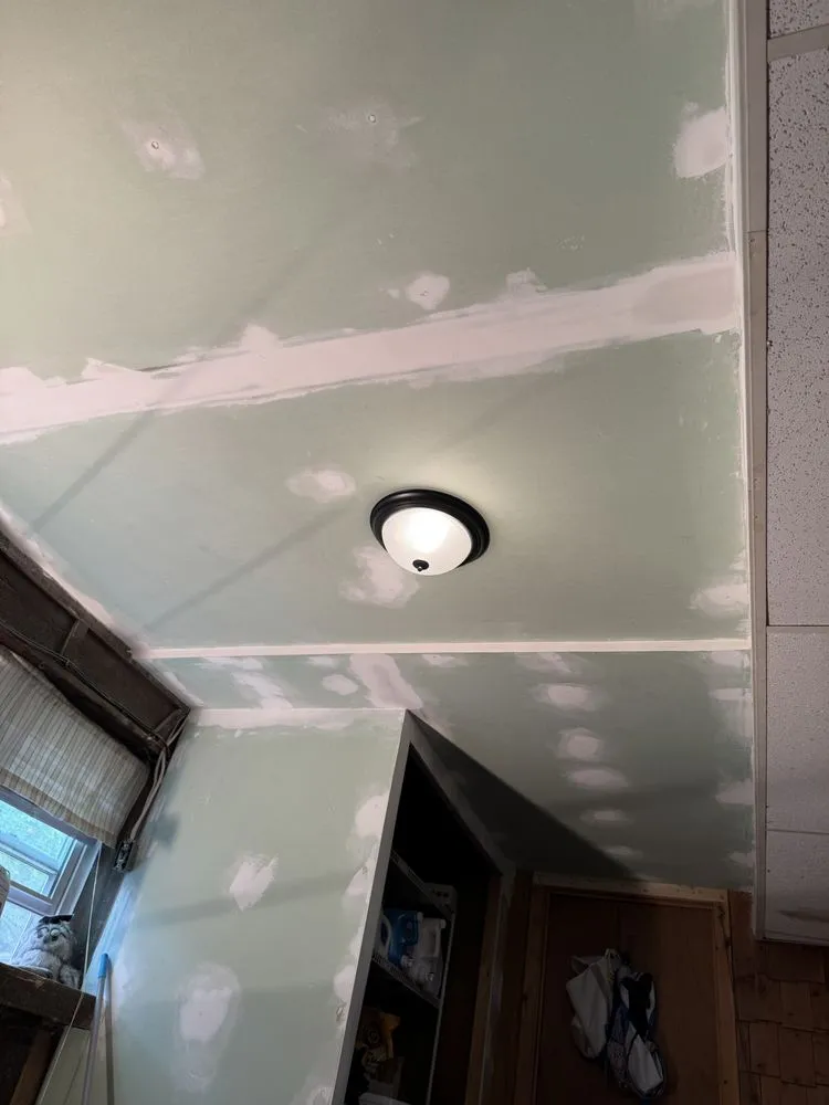 Slide of Mr Omar Handyman Travel