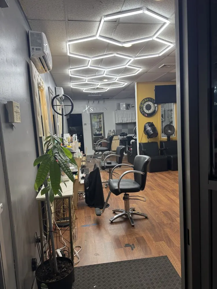 Slide of Mr Omar Handyman Travel