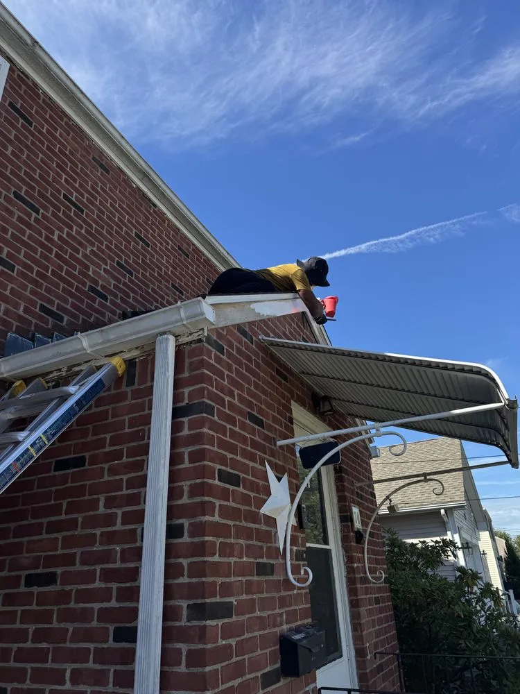 Slide of Mr Omar Handyman Travel