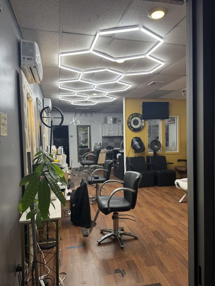 Slide of Mr Omar Handyman Travel