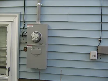 Trusted electrician providing electrical repair in , 