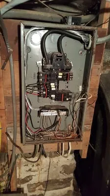 Mr Response Electric Logo