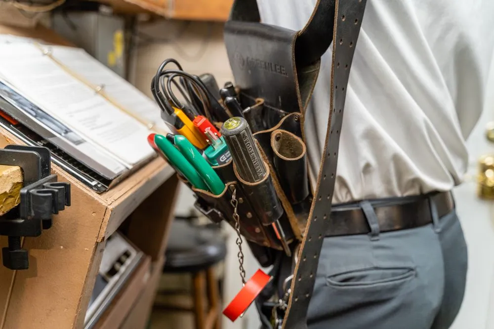 Slide of Mr Speedy Electric Service