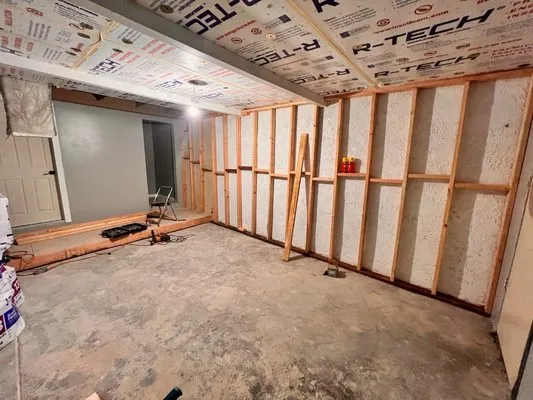 Mr Tovar Handyman Logo