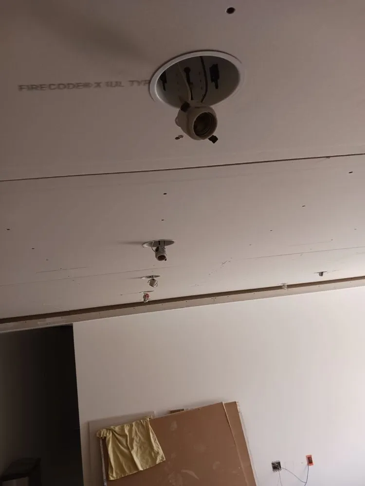 Slide of Mr Valdes Electrical Services