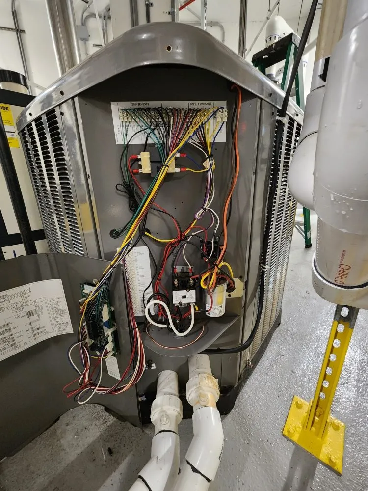 Slide of Mr Valdes Electrical Services