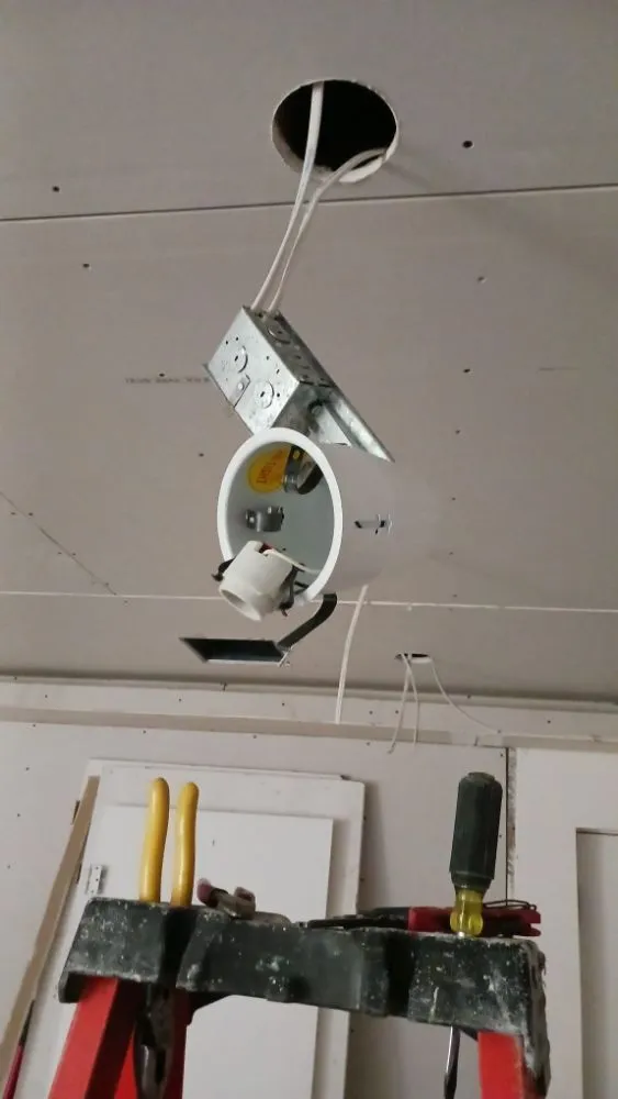 Slide of Mr Valdes Electrical Services