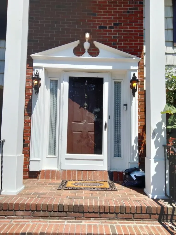 Slide of Mr. Wonderful's Electric