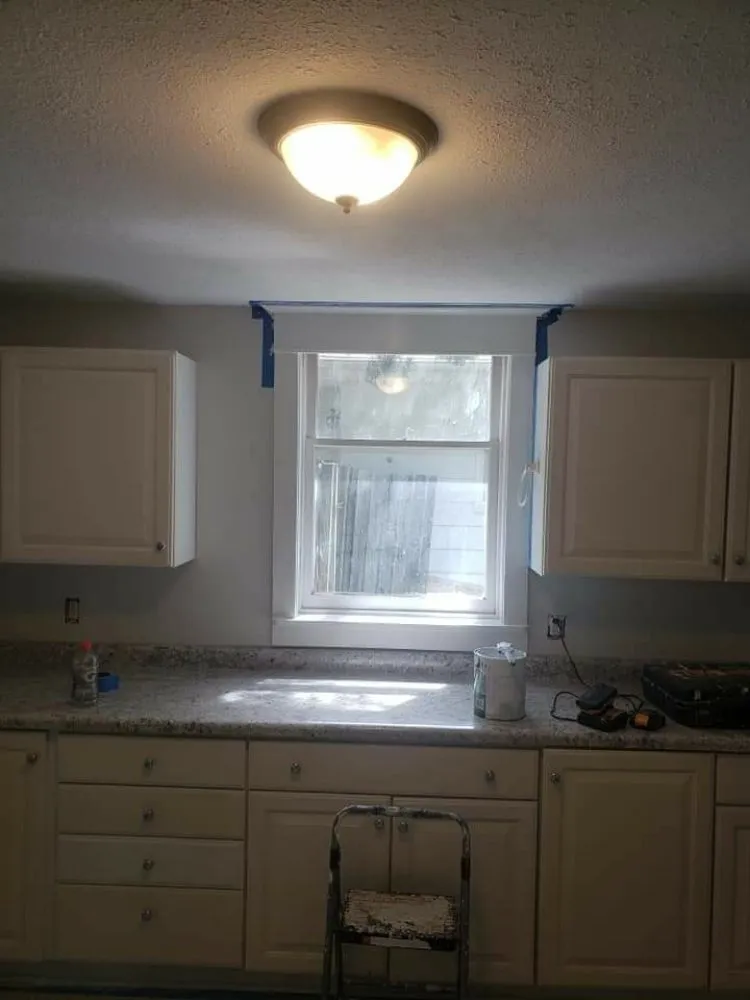 Licensed electrician providing electrical repair in ,