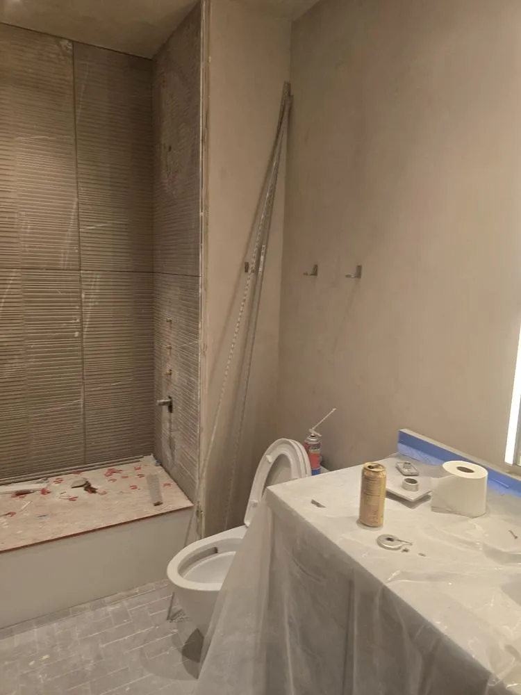 Emergency electrician providing circuit breaker repair in ,