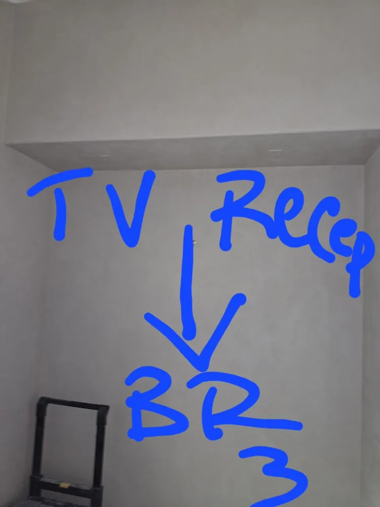 Emergency electrician providing circuit breaker repair in ,