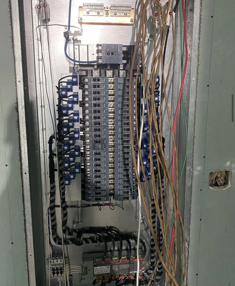 Slide of MulajElectric