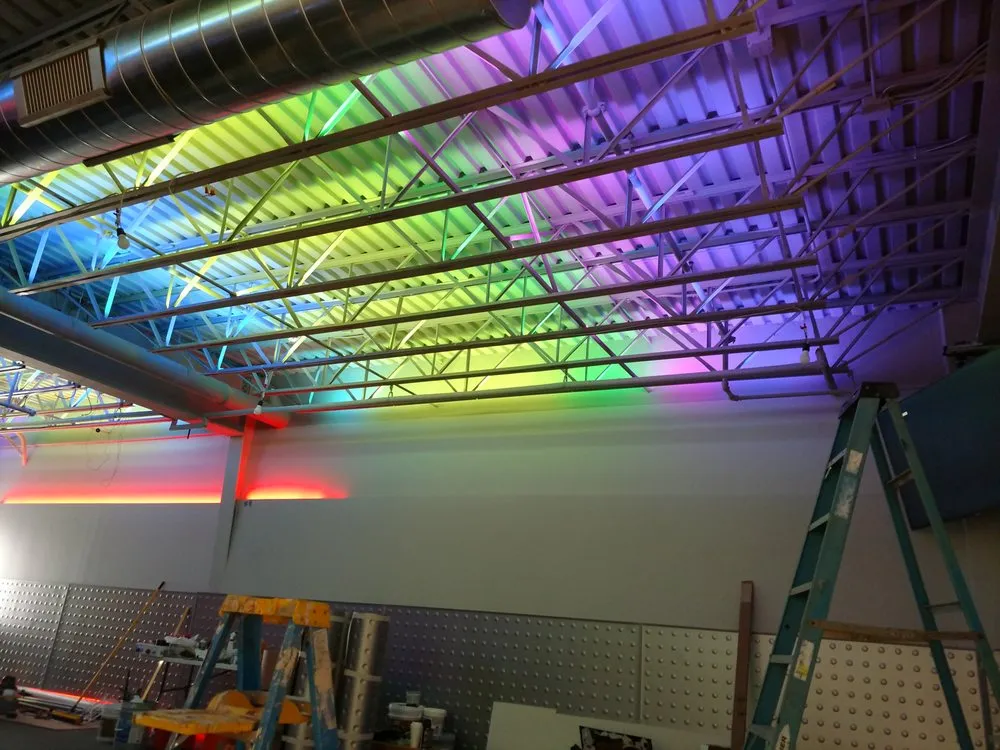 Slide of Mundo Construction