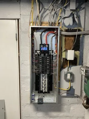 Murray Electrical Contractors Logo