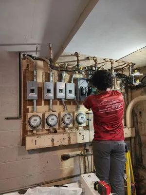 Mustang Electric Logo