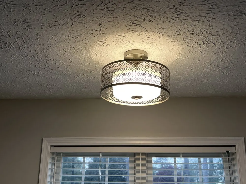 Licensed electrician providing emergency electrical service in Chesterfield, VA - MW Services llc