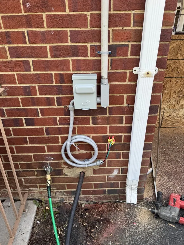 Licensed electrician providing emergency electrical service in Harwood, MD - Myles Electric