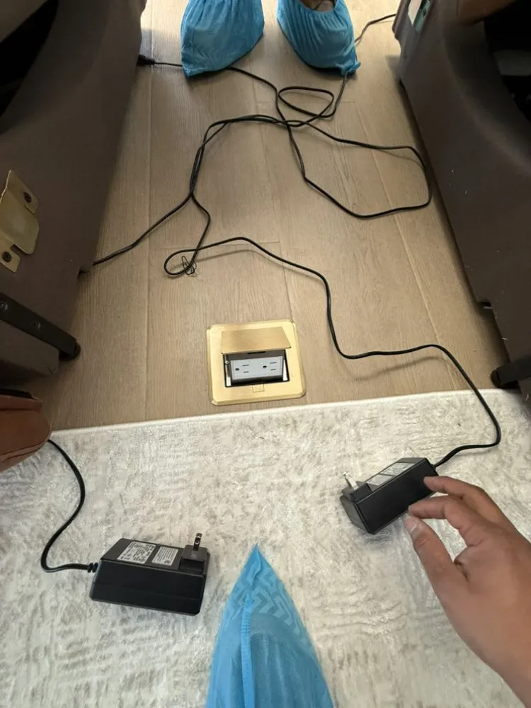 Slide of Mynor Electric