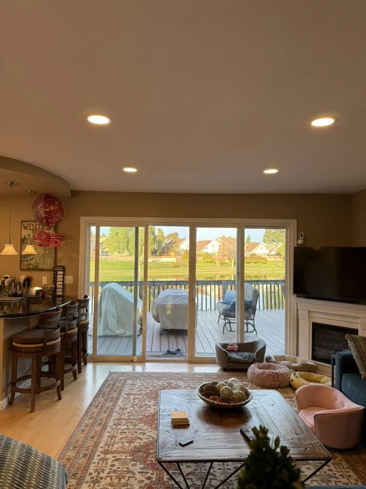 Slide of Mynor Electric