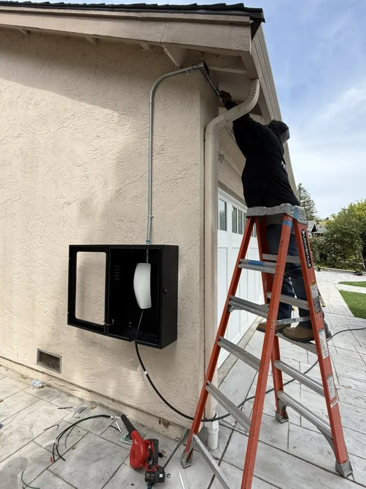 Slide of Mynor Electric