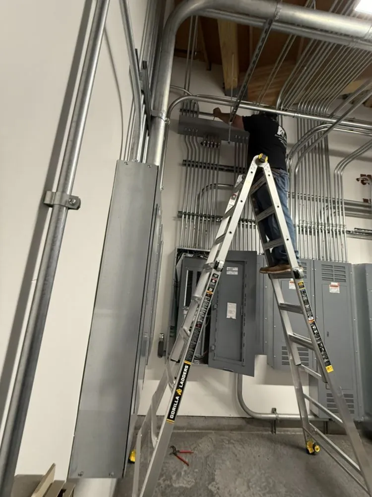 Slide of Mynor Electric