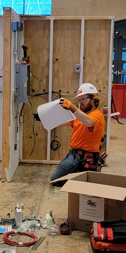 Emergency electrician providing outlet and switch repair in La Grange, CA - Nabors Electric