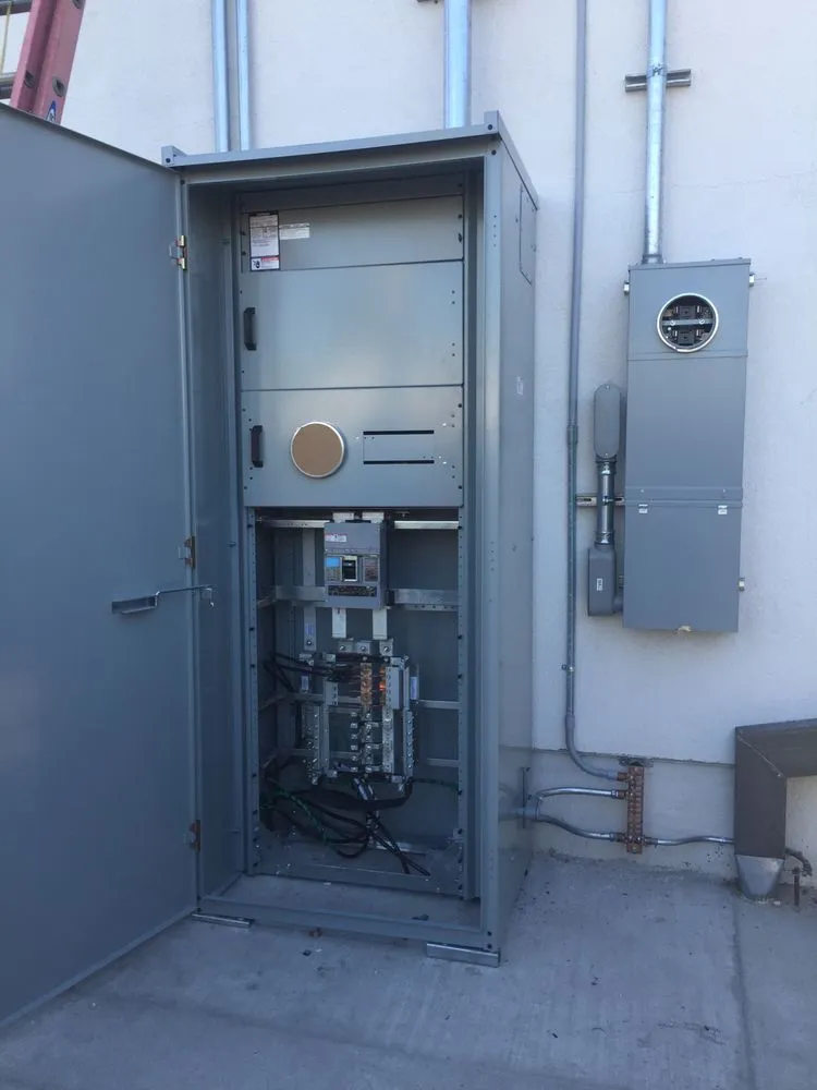 Trusted electrician providing emergency electrical service in Granada Hills, CA - Nat Electric