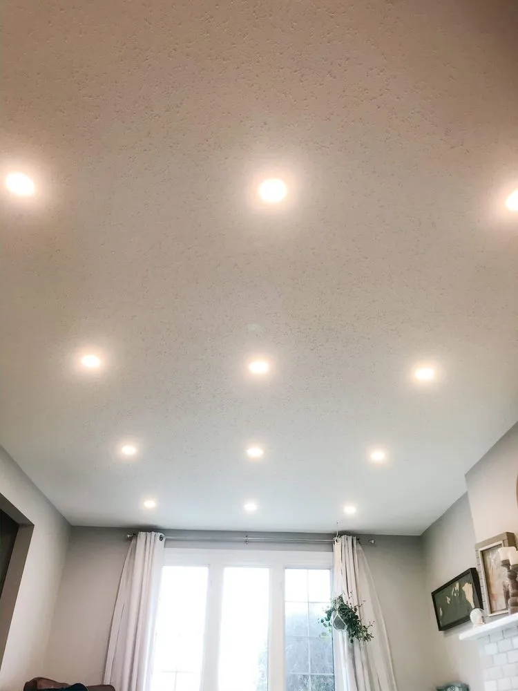 Reliable outlet and switch repair in Granada Hills, CA by Nat Electric