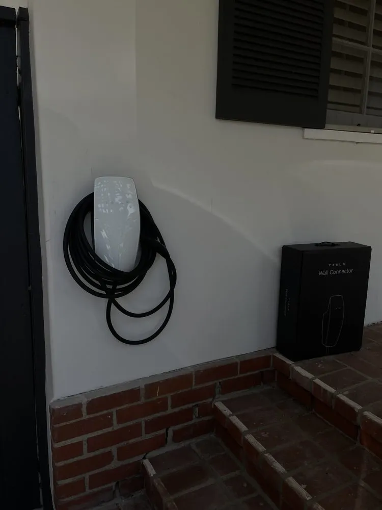 Professional electrician providing circuit breaker repair in Los Angeles, CA - Nation Electric and Construction