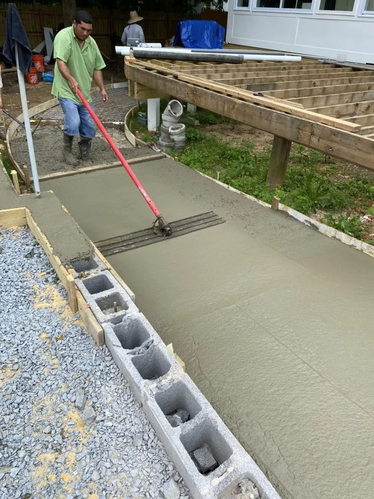 Reliable electrician providing electrical repair in No Potomac, MD - Navarro Contracting