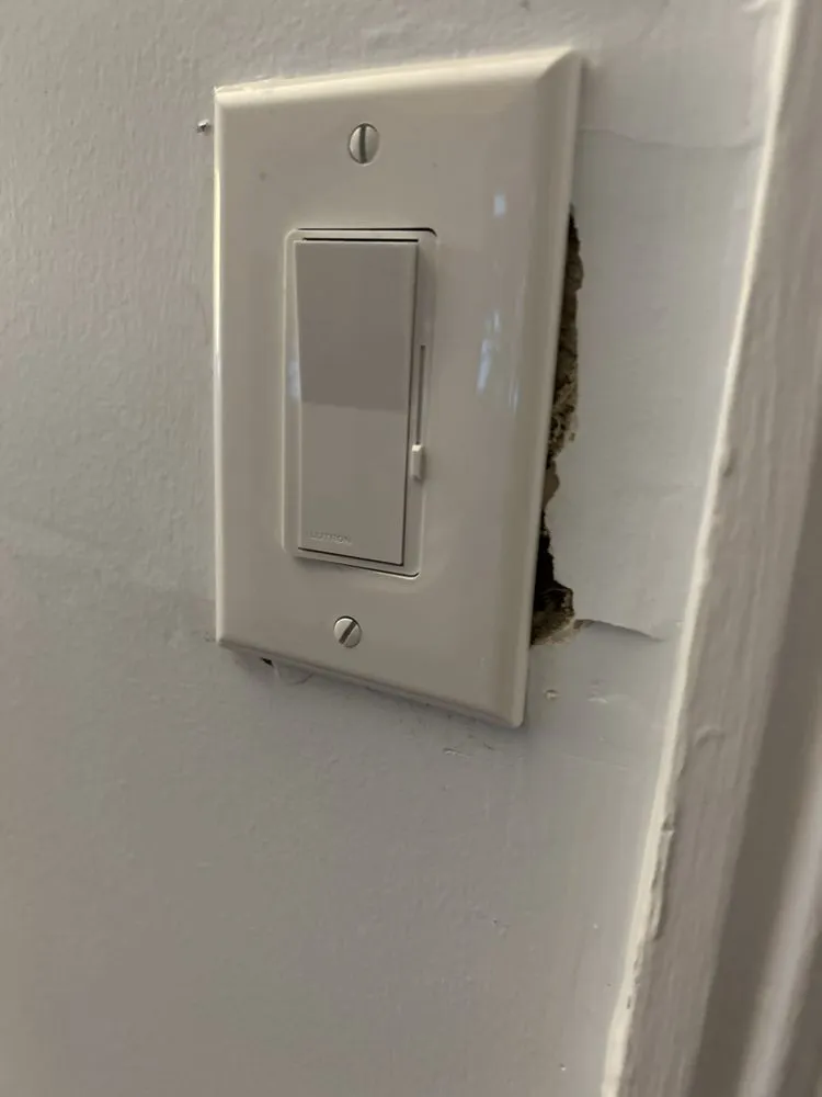 Reliable circuit breaker repair in Havertown, PA by Nazari Electric