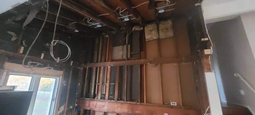 Emergency electrical service for homes in electrical repair,  by 