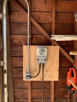 Neal Tek Electric Logo