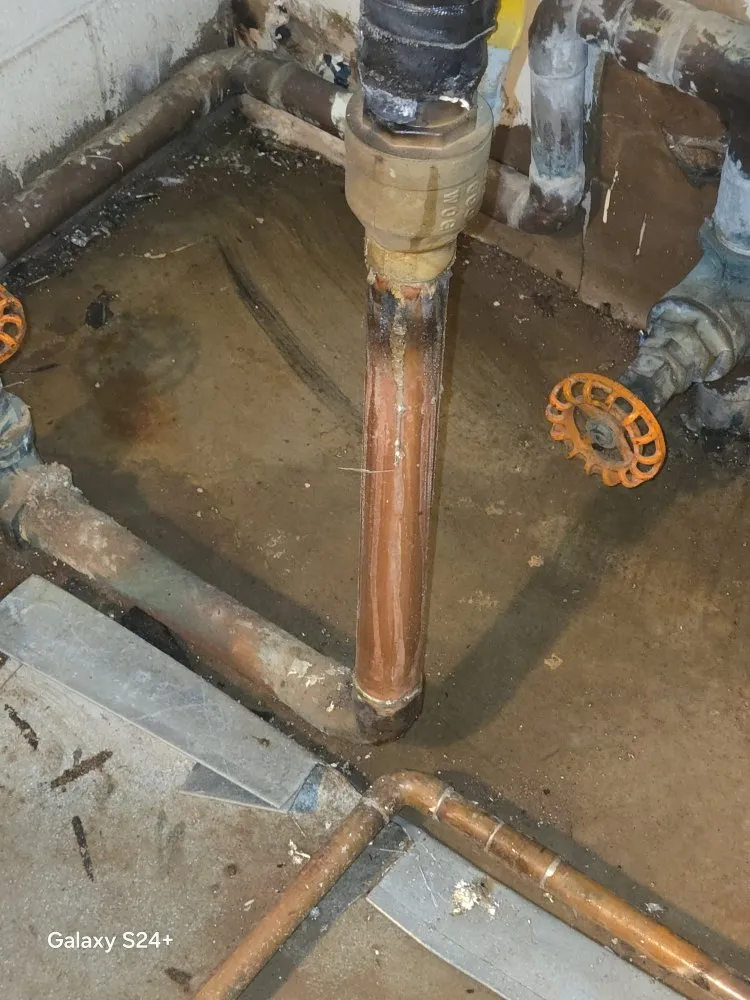 Professional electrician providing circuit breaker repair in ,