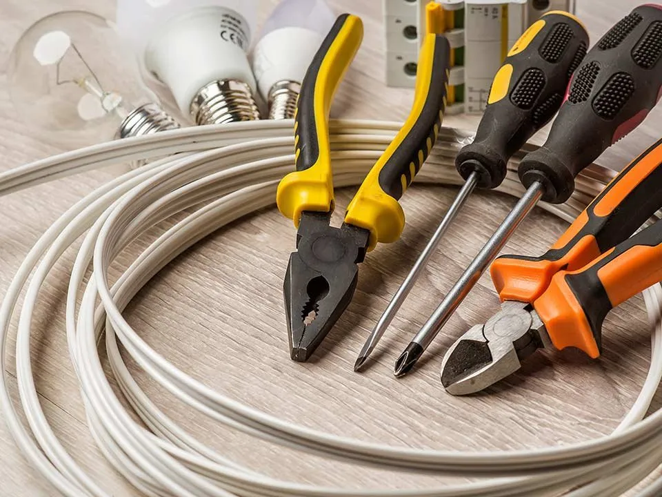 Emergency outlet and switch repair service in E Rncho Dmngz, CA - New Generation Electric