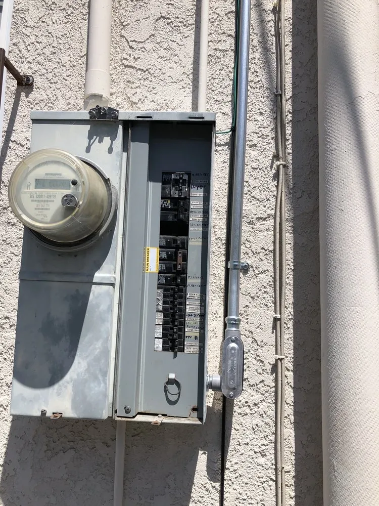 Expert electrician providing lighting installation in , 