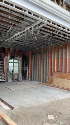 New Lion Handyman Logo