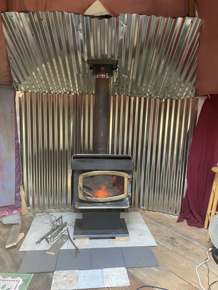 Slide of New Moon Handyman