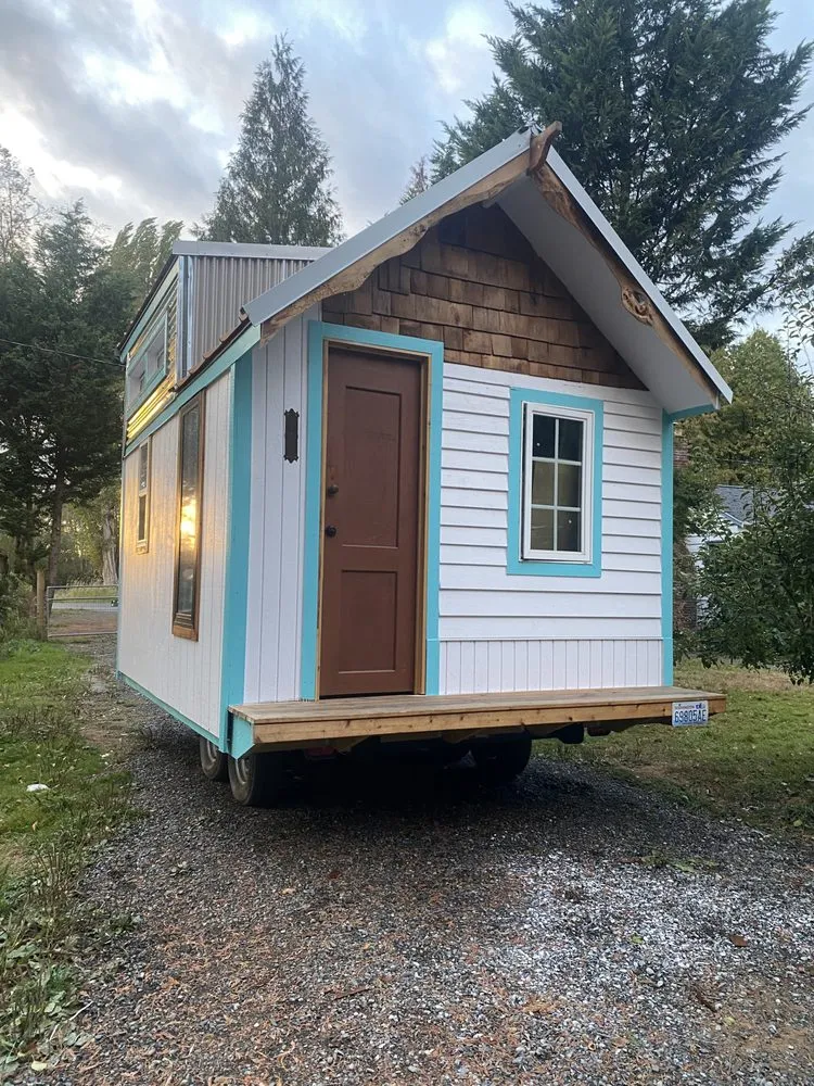 Slide of New Moon Handyman