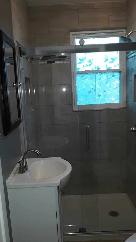 Expert electrician providing circuit breaker repair in , 