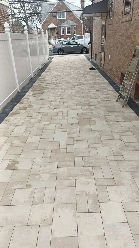 Slide of New York Blue Bird Decor