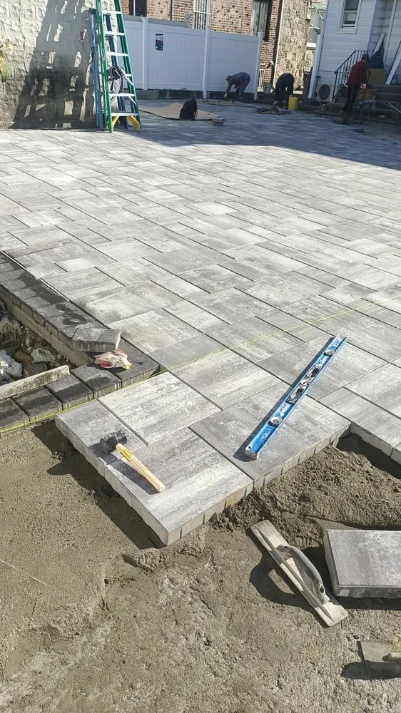 Slide of New York Blue Bird Decor