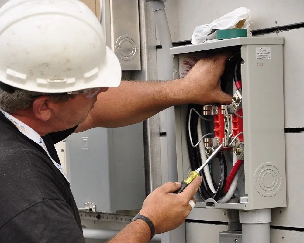 Expert electrical repair in Montrose, CA by NewLight Electrical