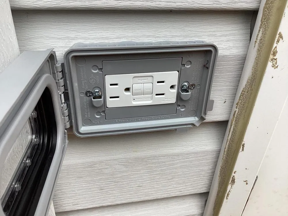 Slide of Newport Beach Emergency Electrician