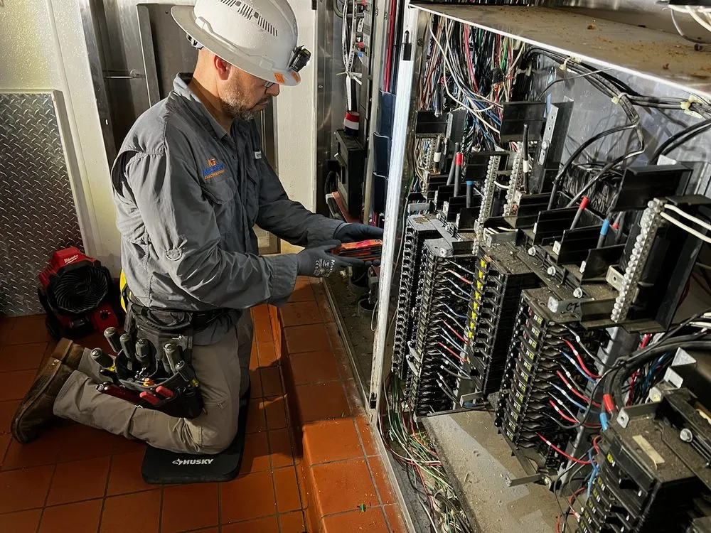 Reliable electrician providing circuit breaker repair in , 