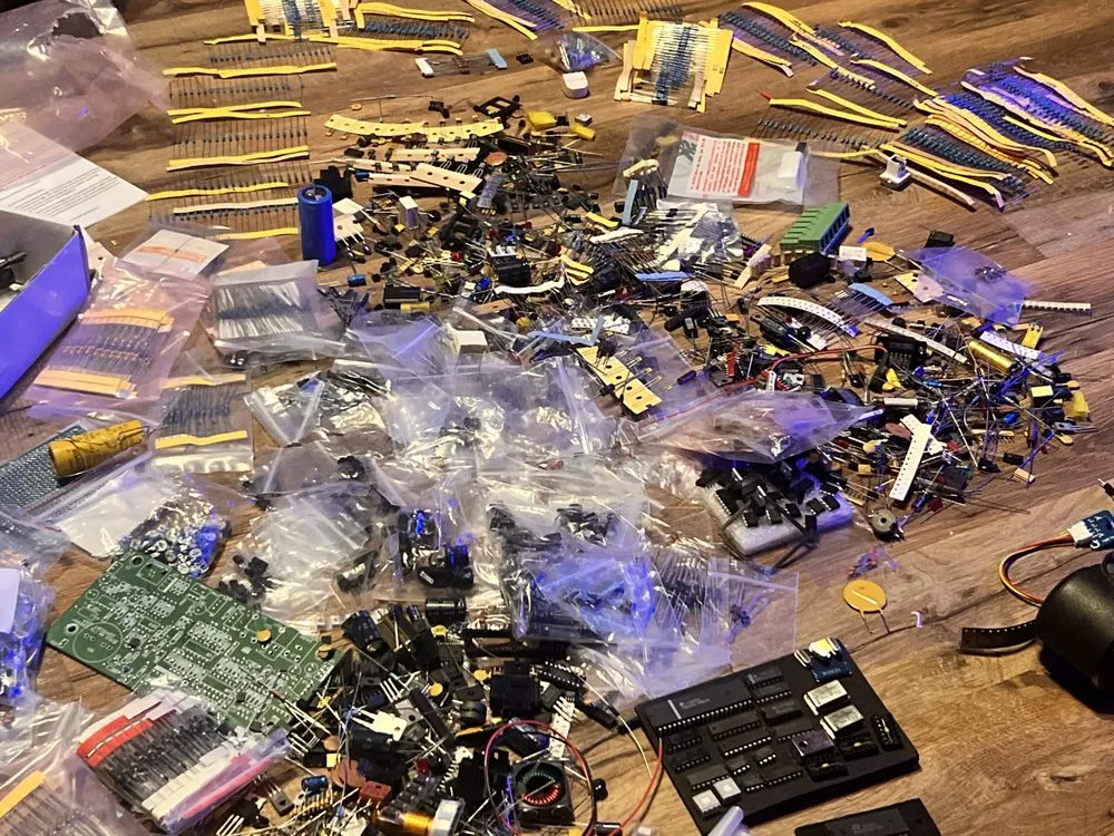 Emergency electrician providing emergency electrical service in , 